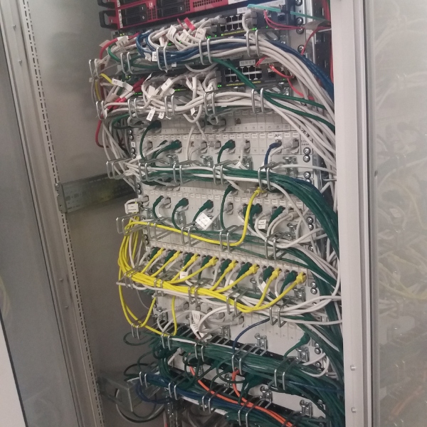 Rack retele de comunicatii